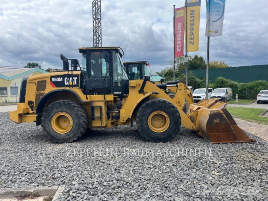 CAT 950M Kolové nakladače
