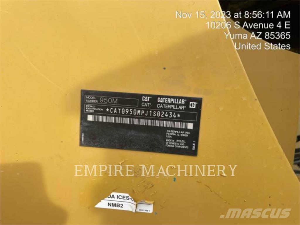 CAT 950M Kolové nakladače