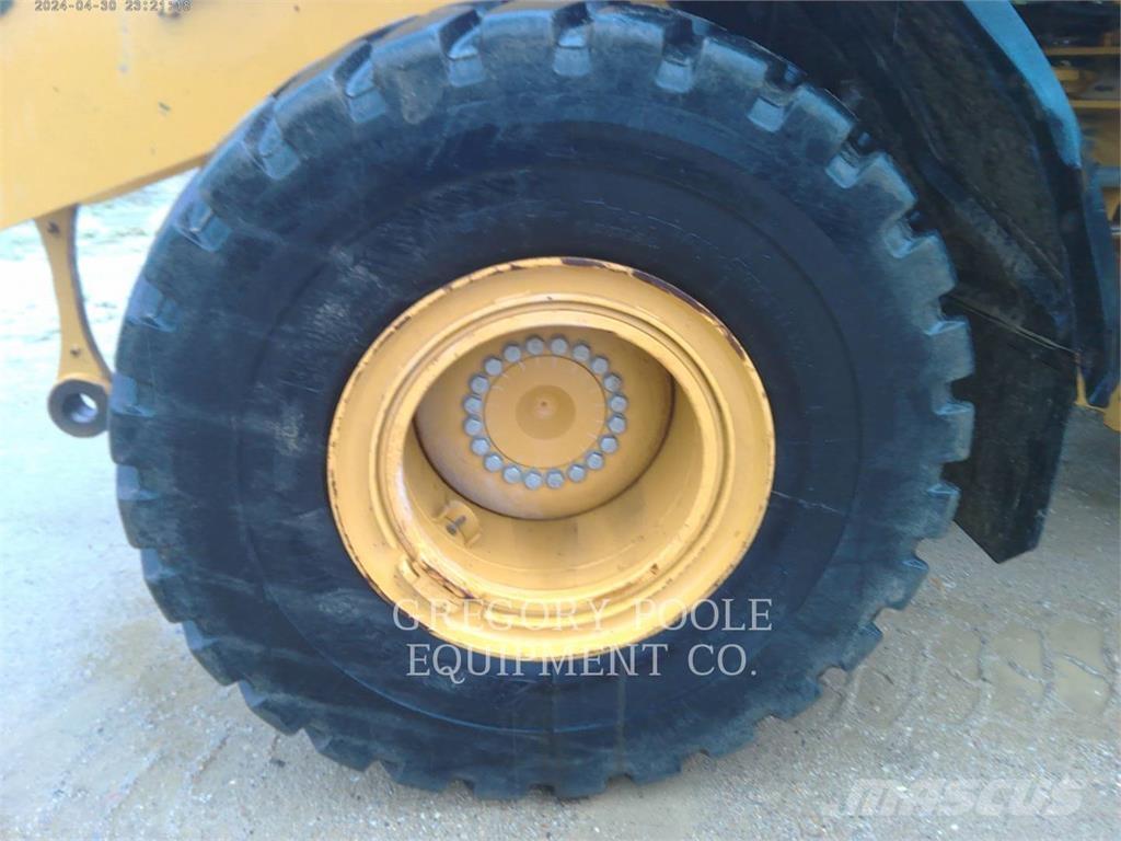 CAT 950M Kolové nakladače