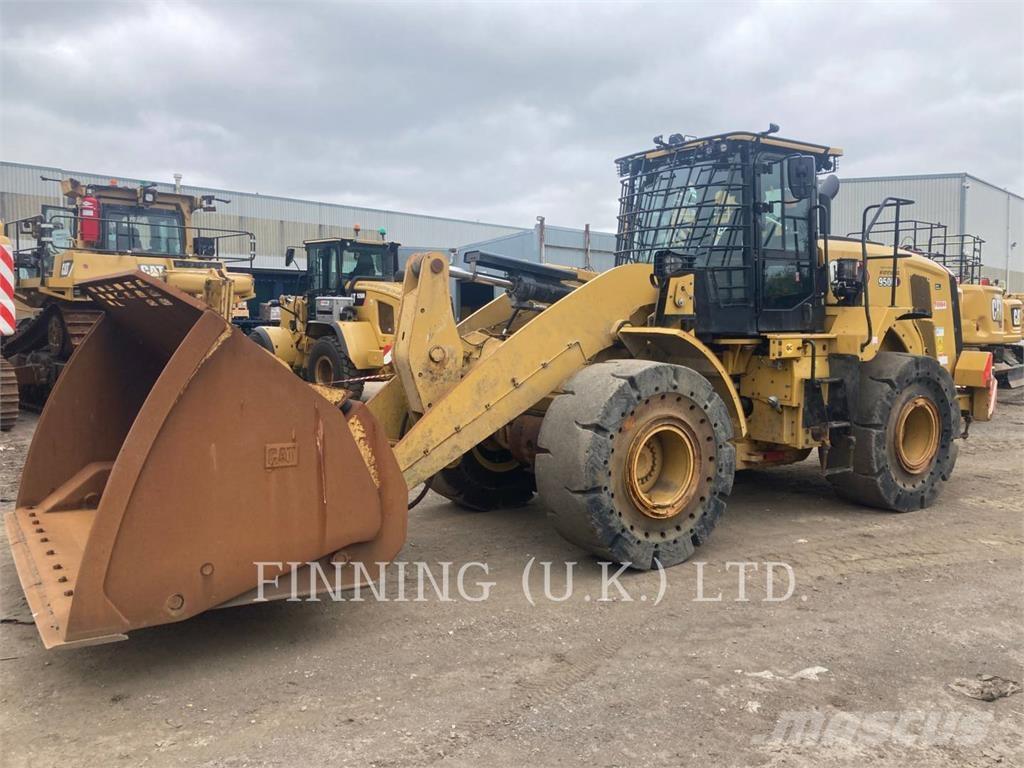 CAT 950M Kolové nakladače