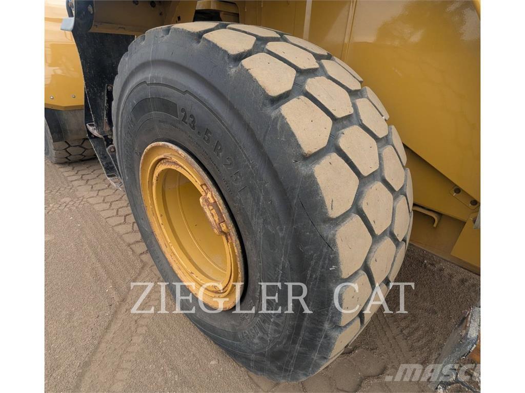 CAT 950M Kolové nakladače