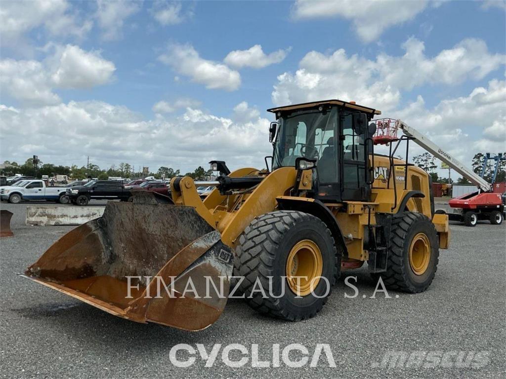 CAT 950M Kolové nakladače