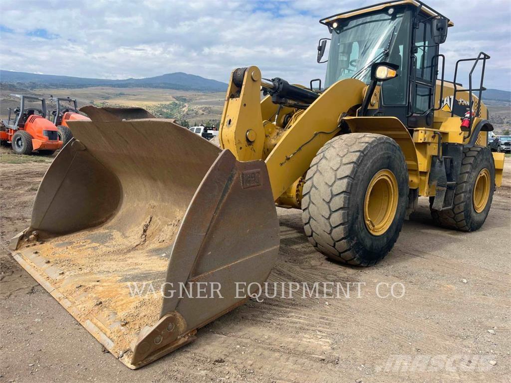 CAT 950M Kolové nakladače