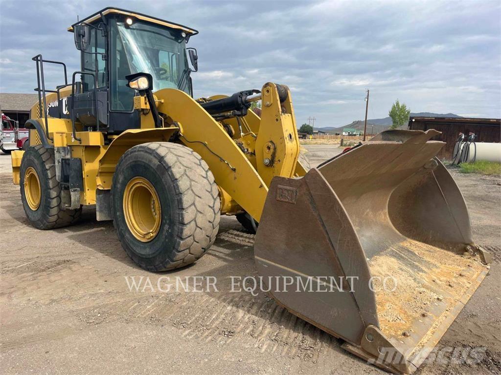 CAT 950M Kolové nakladače