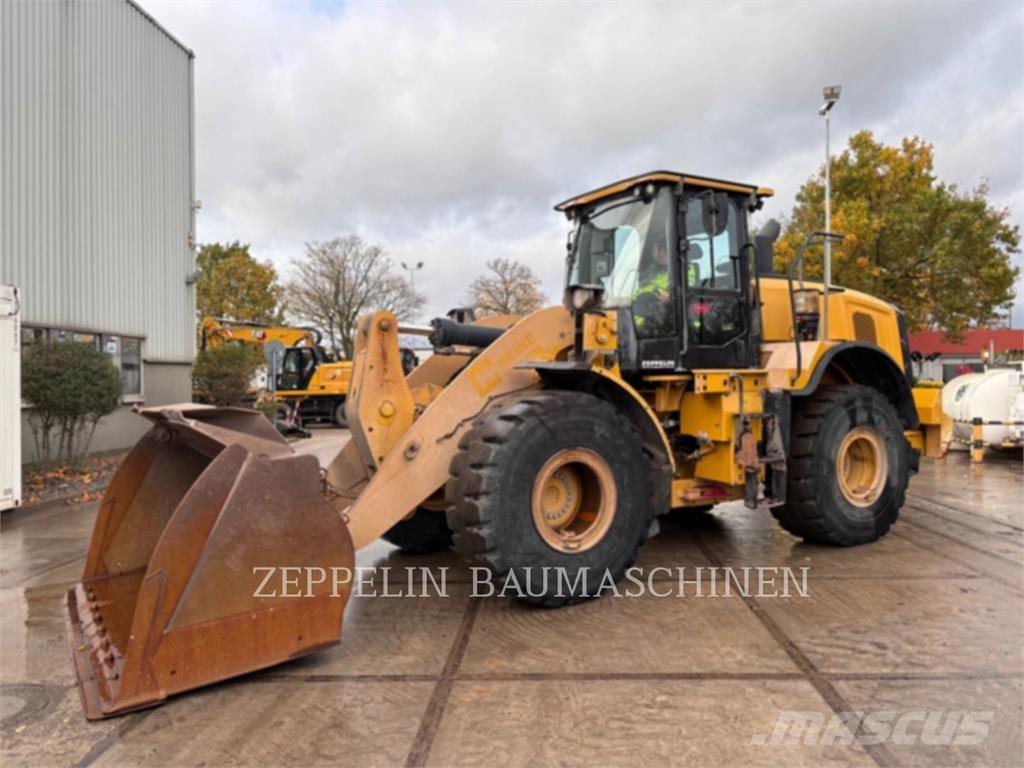 CAT 950M Kolové nakladače