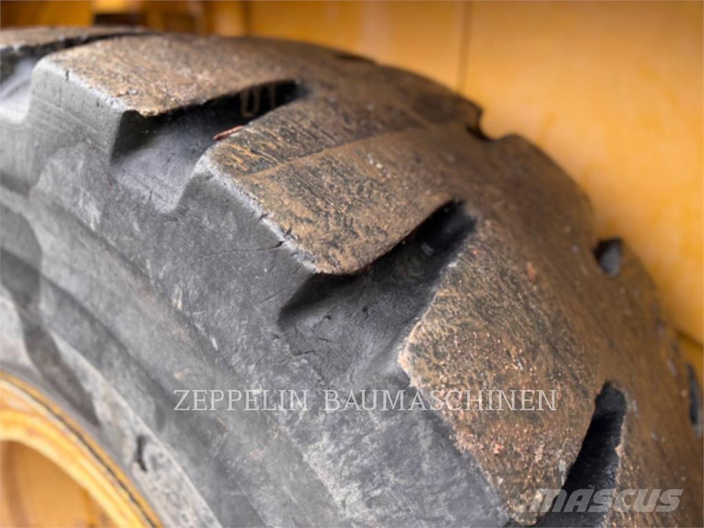 CAT 950M Kolové nakladače