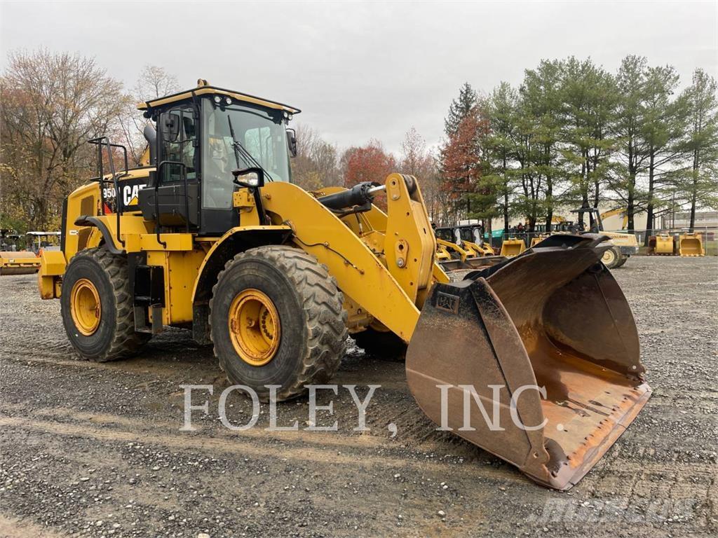 CAT 950M Kolové nakladače