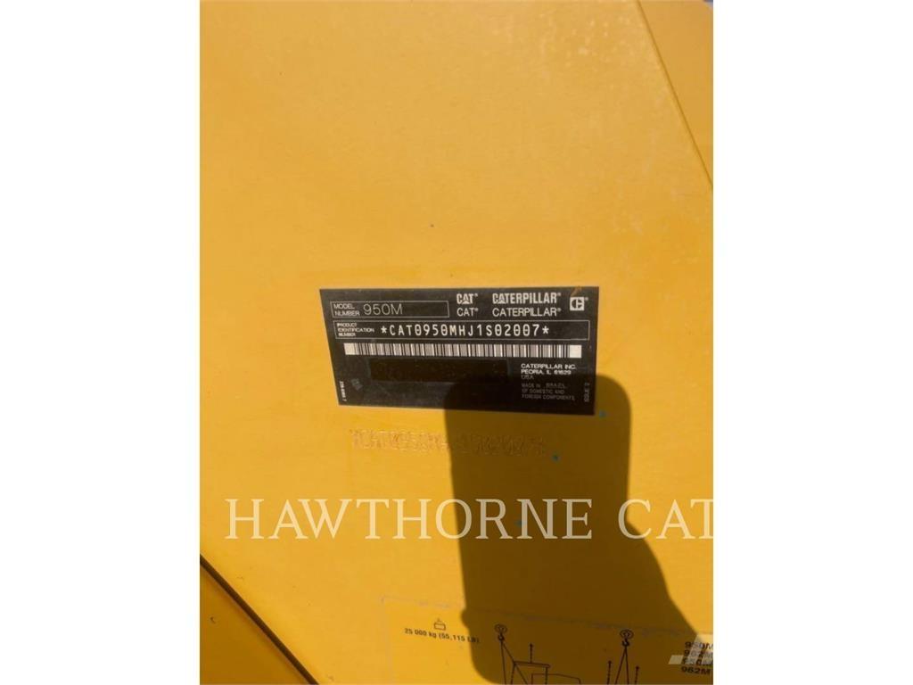 CAT 950M Kolové nakladače