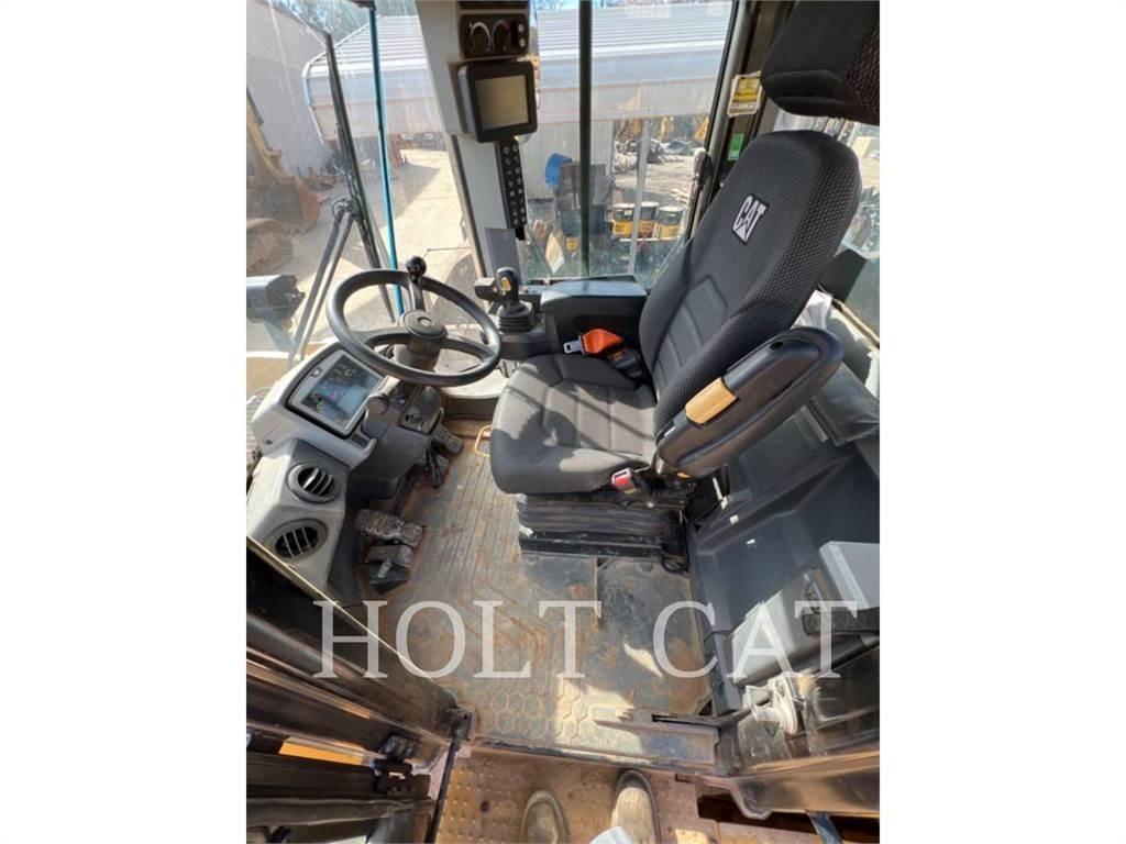 CAT 950M QC Kolové nakladače