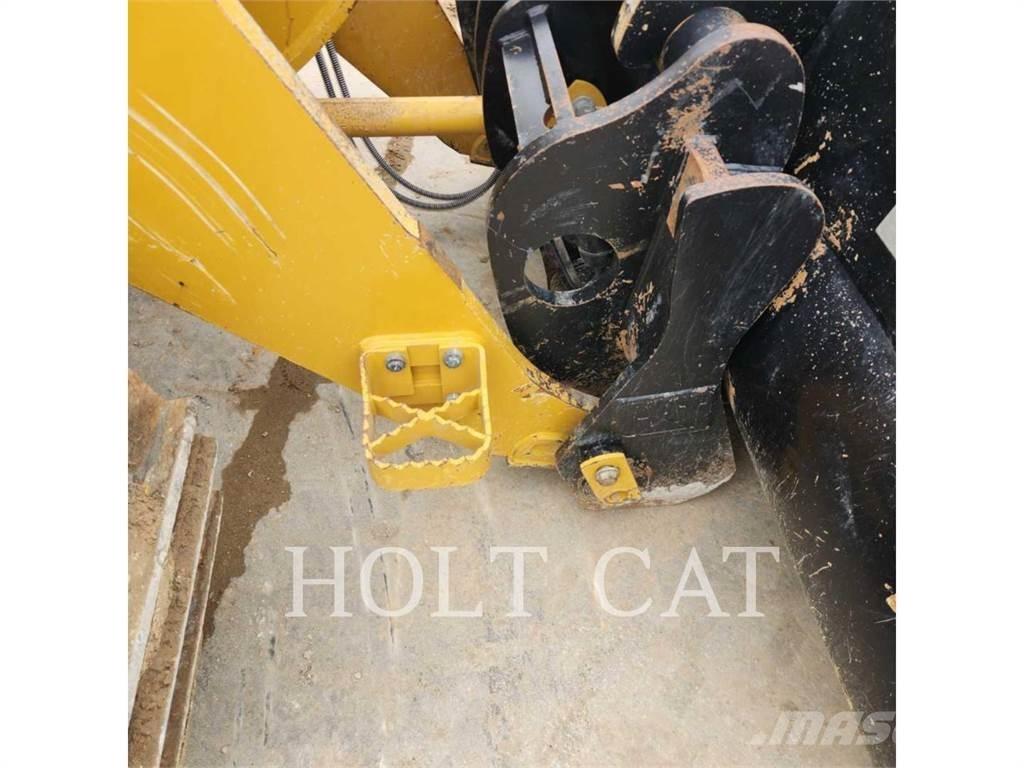 CAT 953 Pásové nakladače