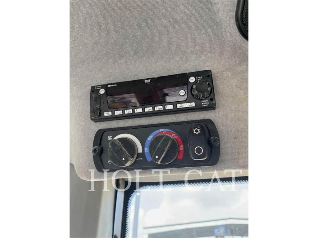 CAT 953 QC Pásové nakladače