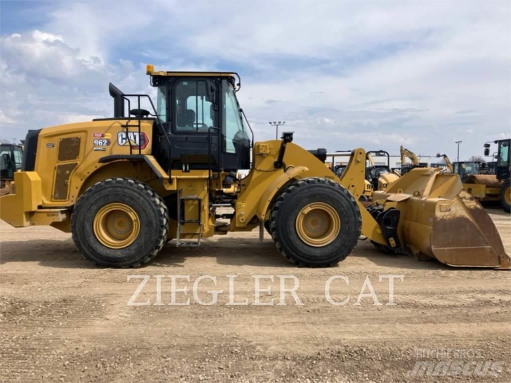 CAT 962 Kolové nakladače