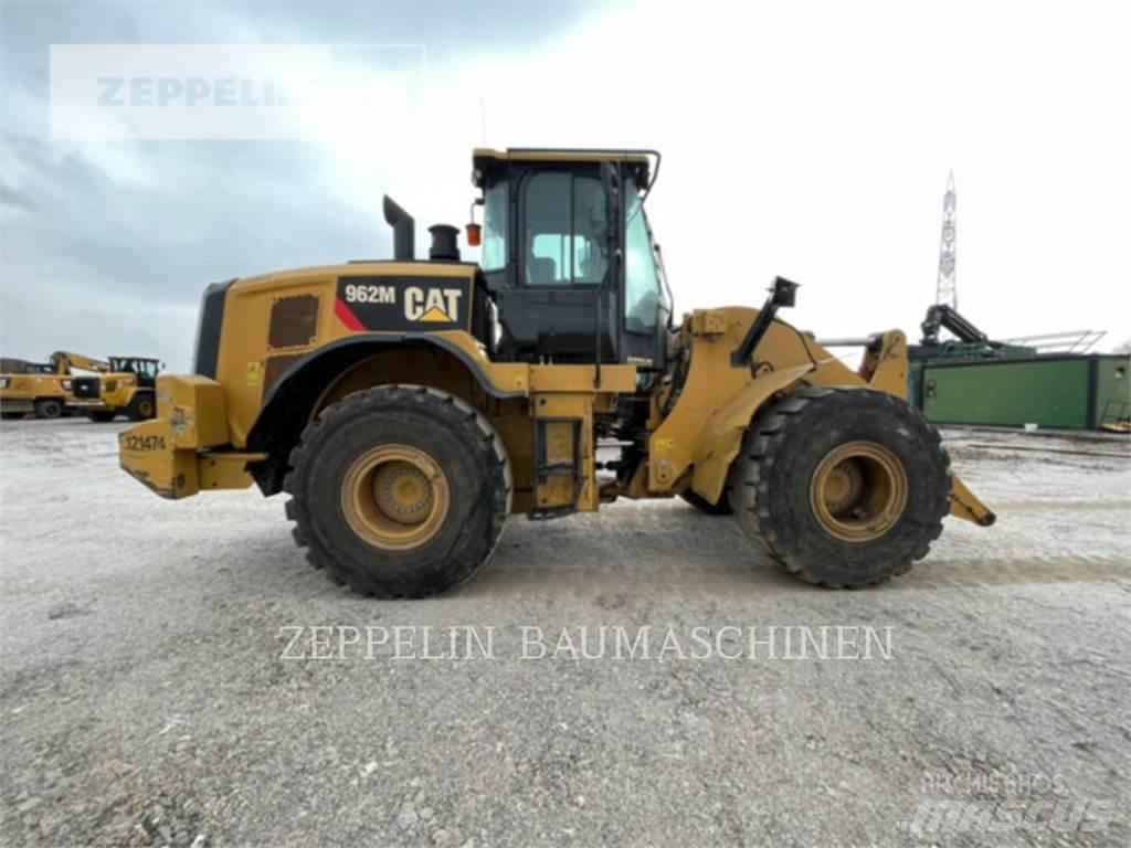 CAT 962M Kolové nakladače