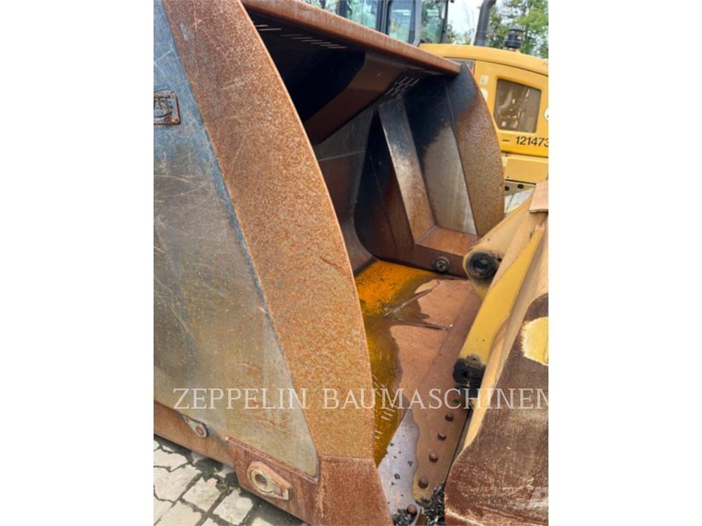 CAT 962M Kolové nakladače