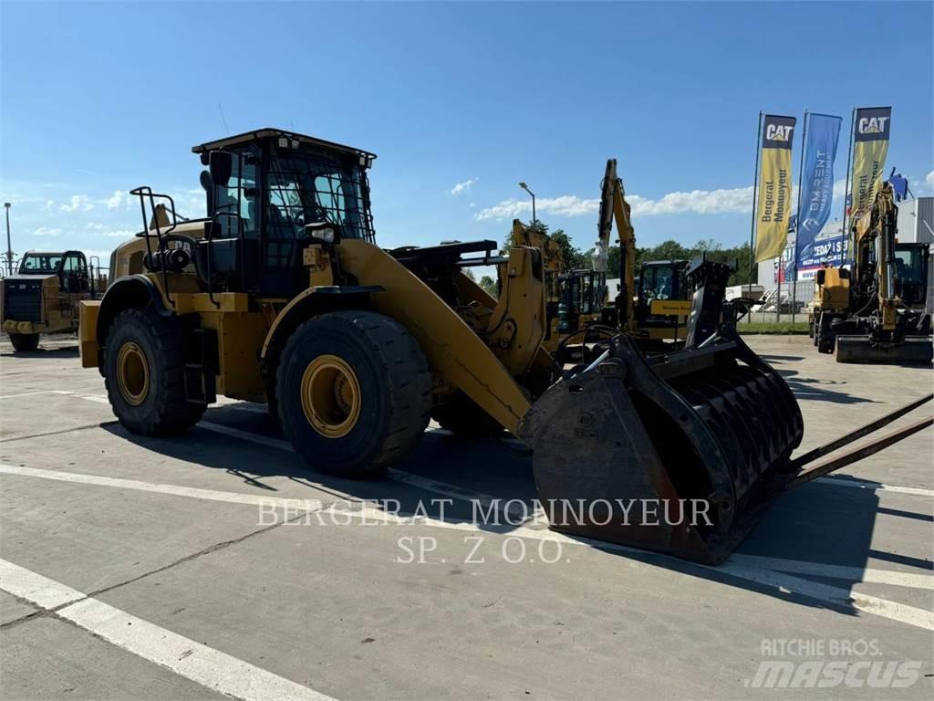 CAT 962M Kolové nakladače