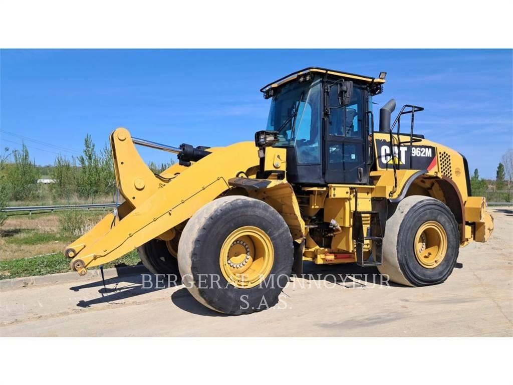 CAT 962M Kolové nakladače