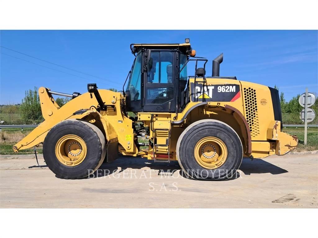 CAT 962M Kolové nakladače