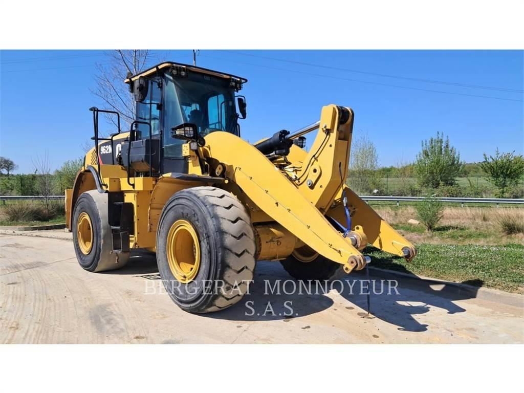 CAT 962M Kolové nakladače