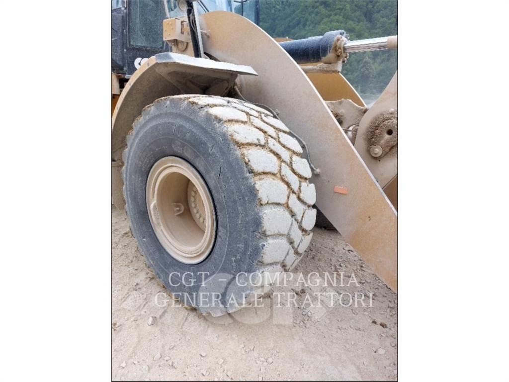 CAT 962M Kolové nakladače