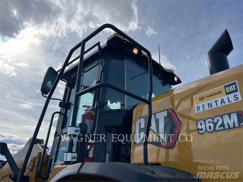 CAT 962M Kolové nakladače