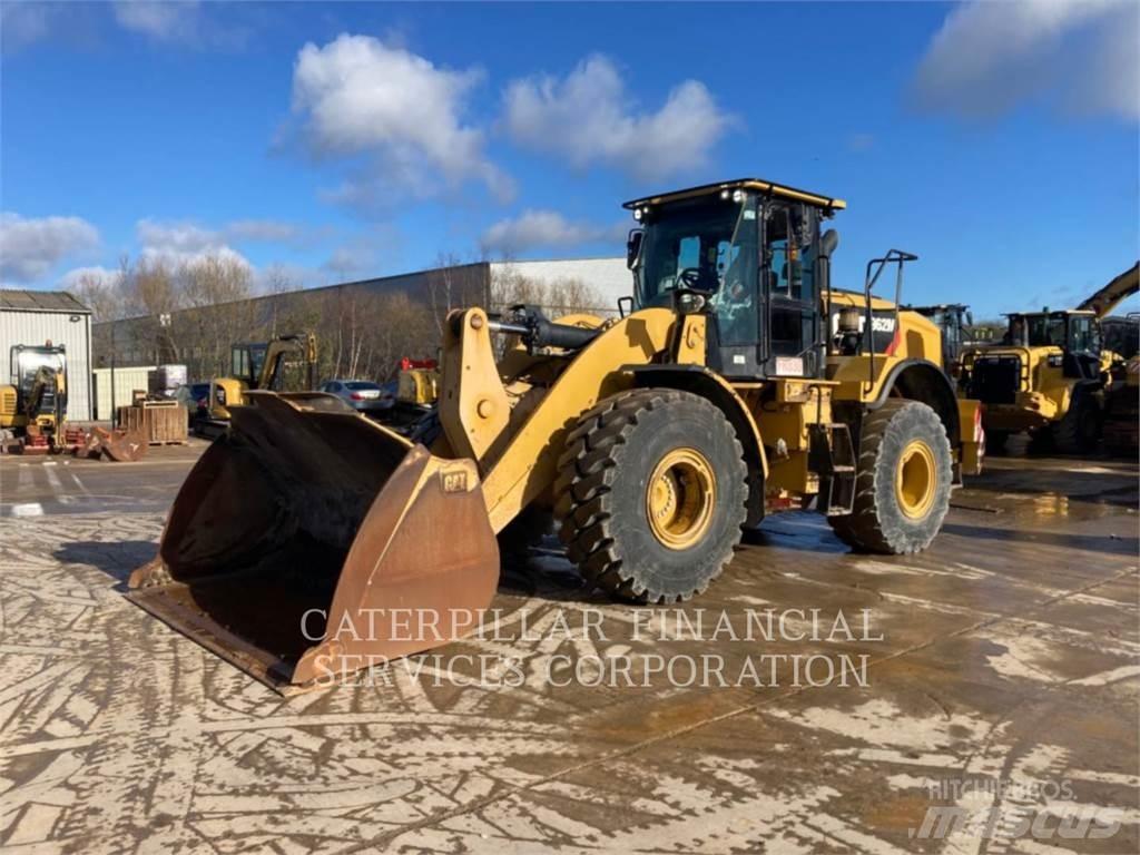 CAT 962M Kolové nakladače