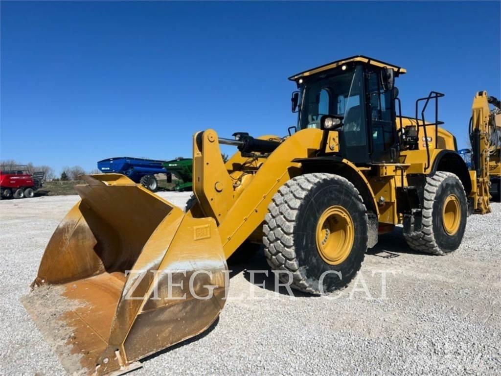 CAT 962M Kolové nakladače