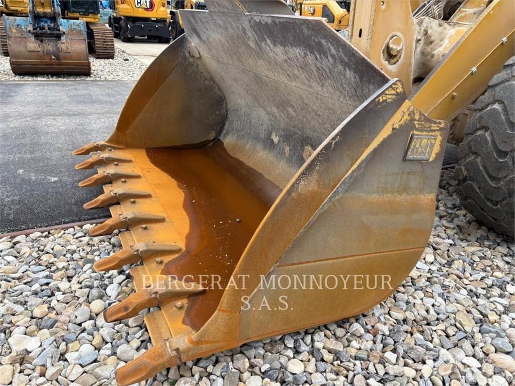 CAT 962M Kolové nakladače