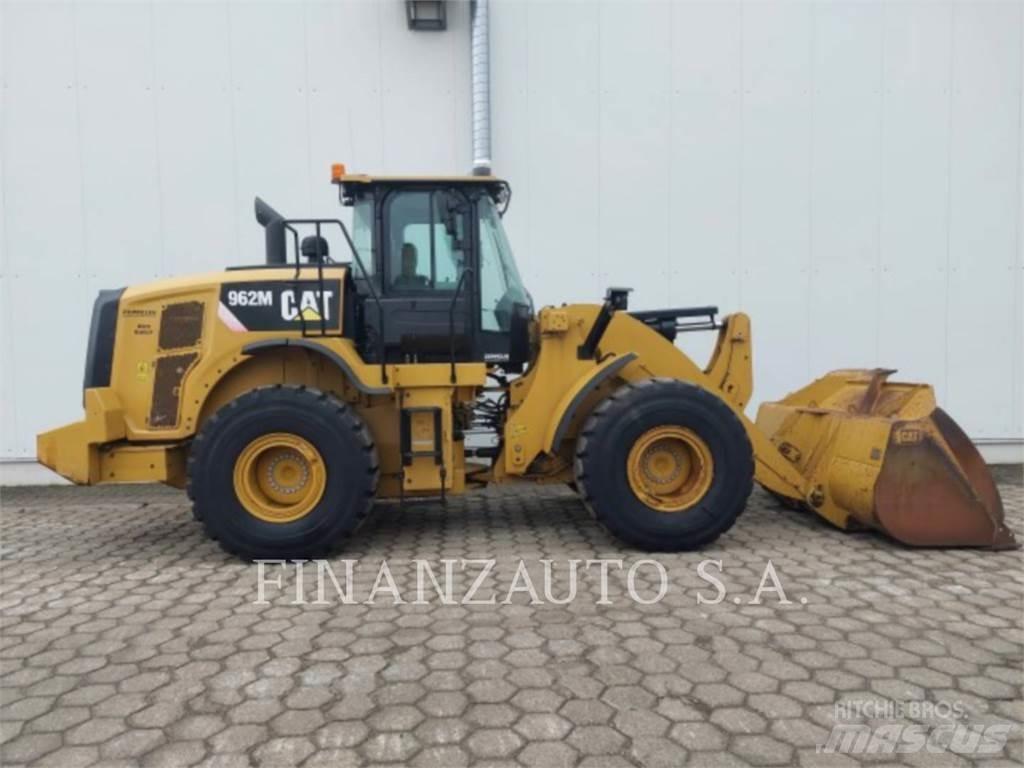 CAT 962M Kolové nakladače