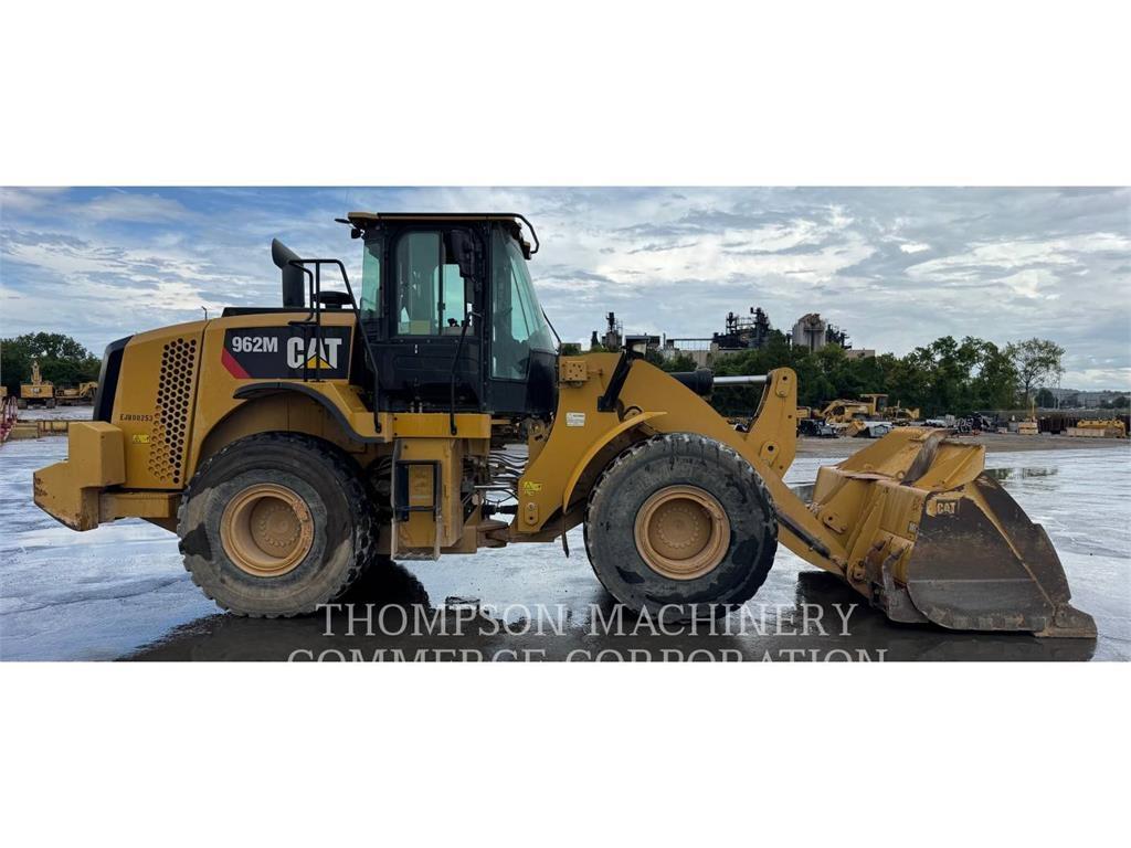 CAT 962M Kolové nakladače