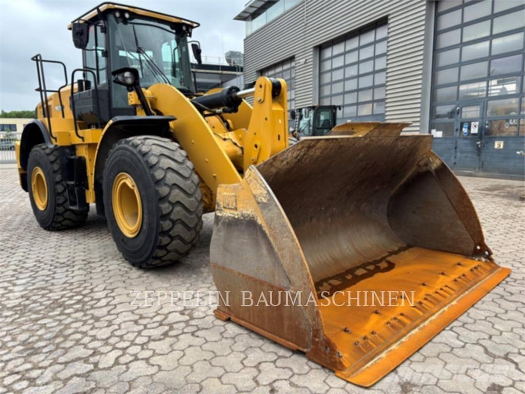 CAT 962M Kolové nakladače