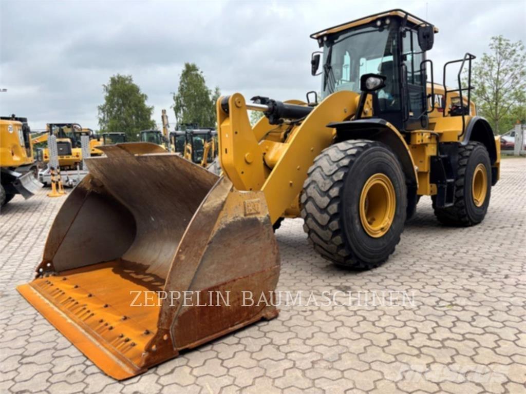 CAT 962M Kolové nakladače