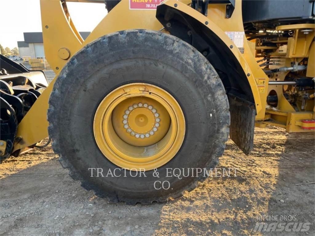 CAT 962M Kolové nakladače