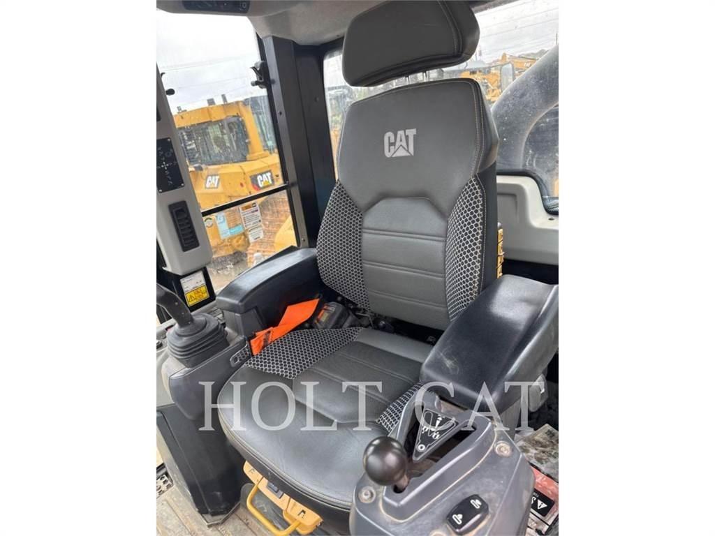 CAT 963 Pásové nakladače