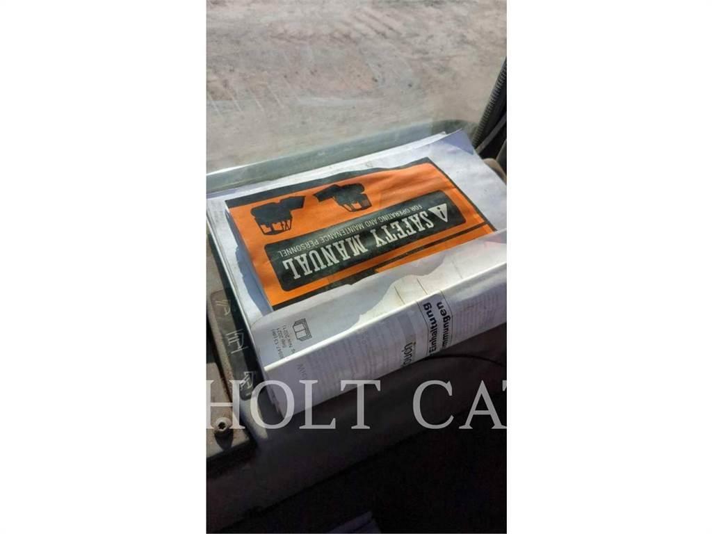 CAT 963 Pásové nakladače