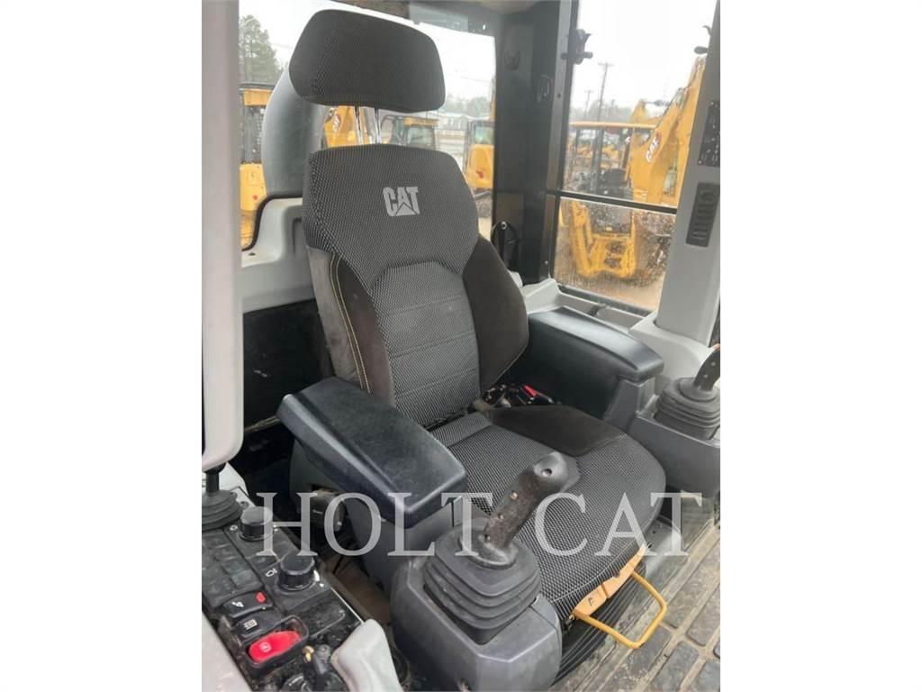 CAT 963 Kolové nakladače