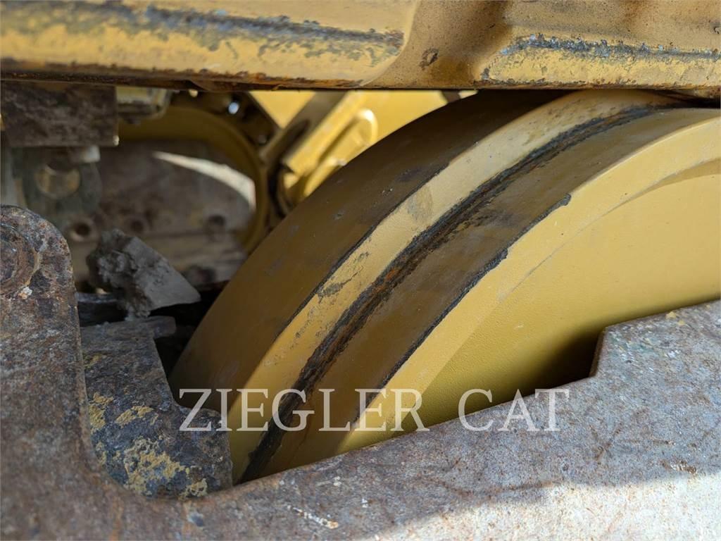 CAT 963K Pásové nakladače