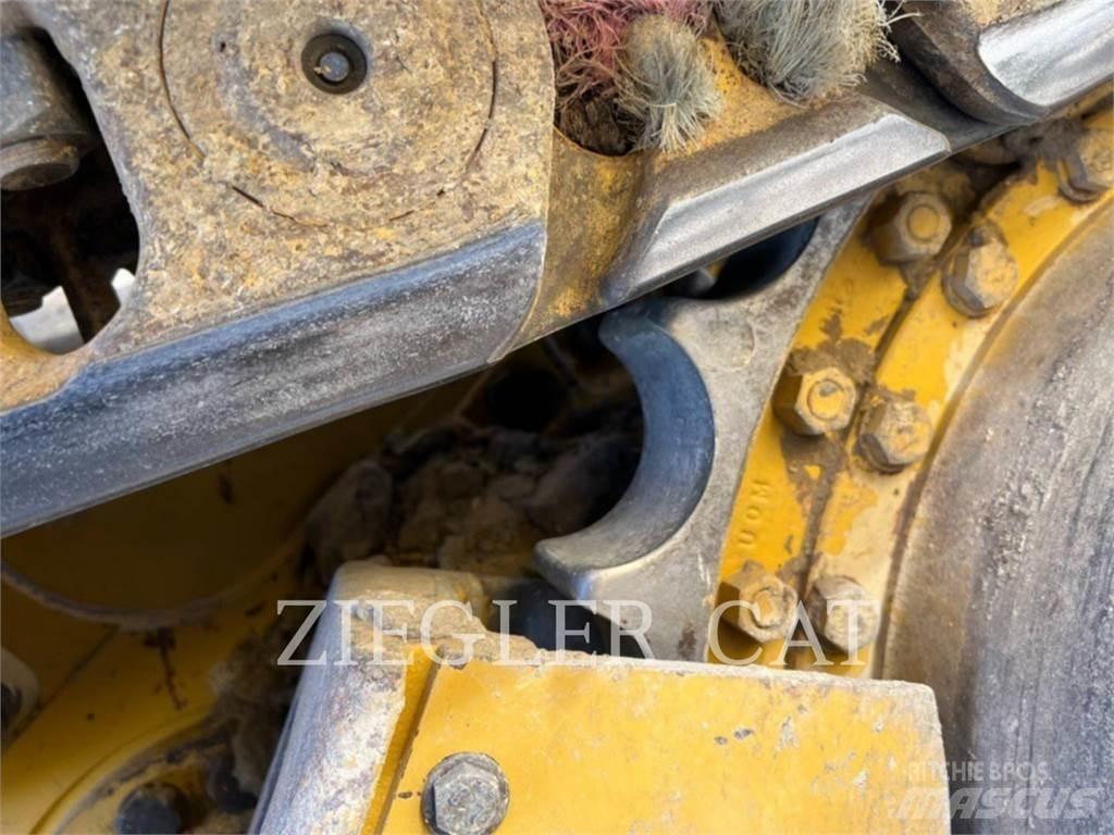 CAT 963K Pásové nakladače
