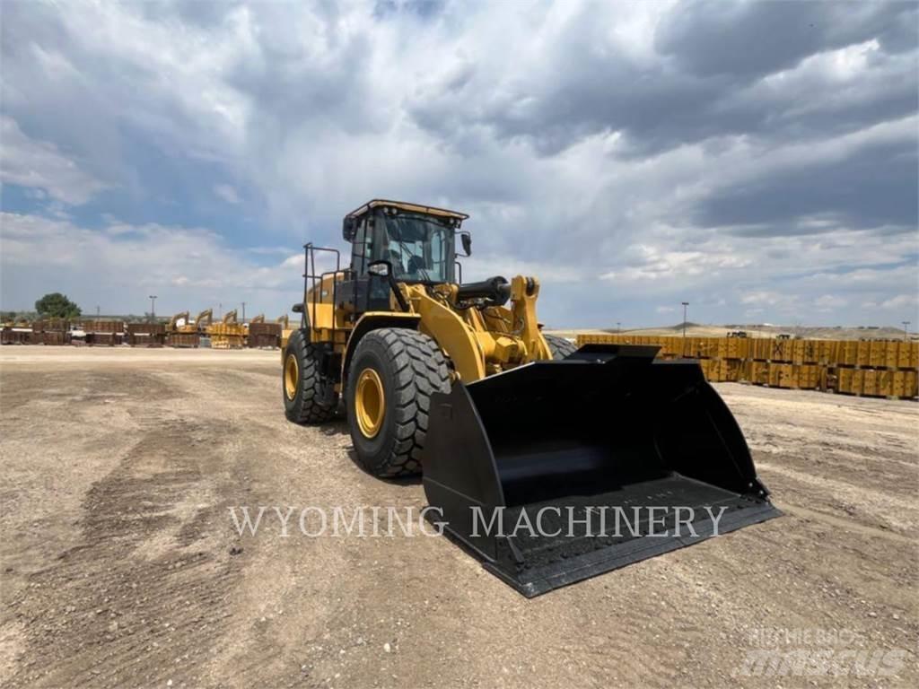 CAT 966 Kolové nakladače
