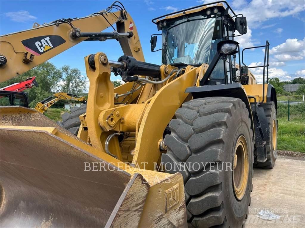 CAT 966 Kolové nakladače
