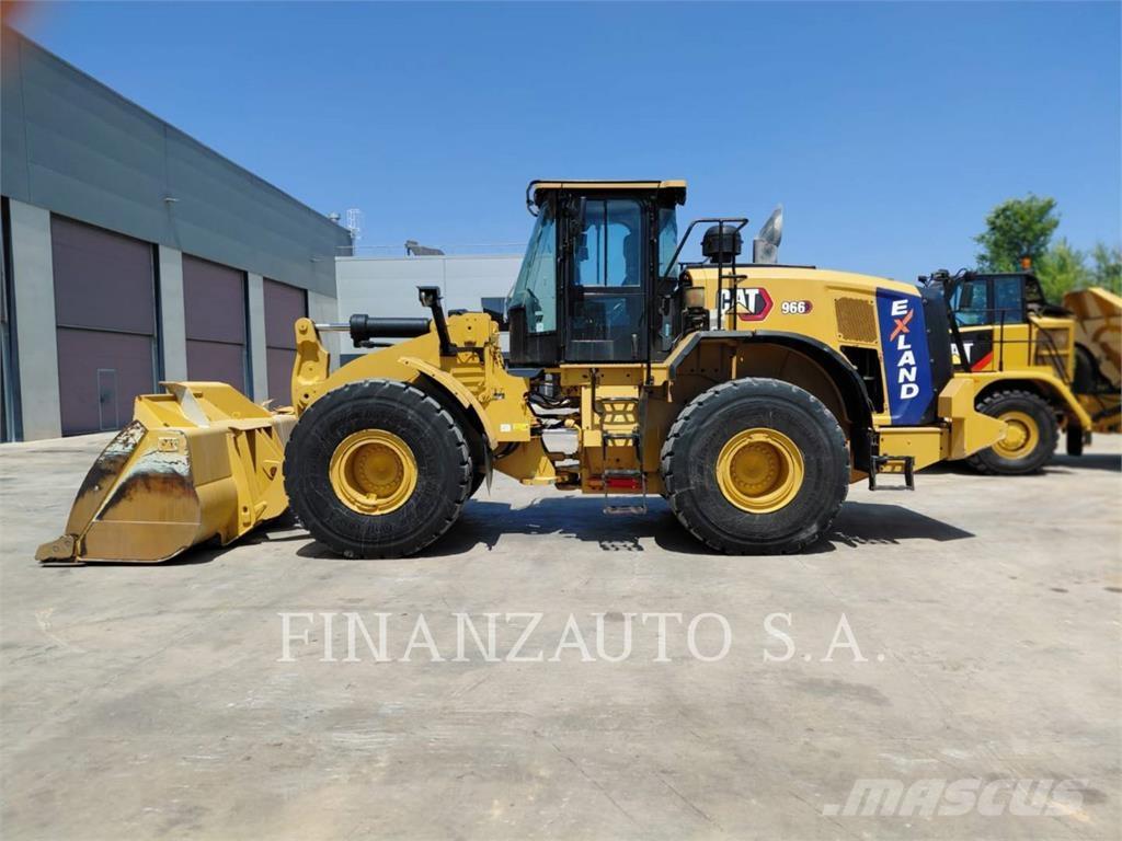 CAT 966 Kolové nakladače