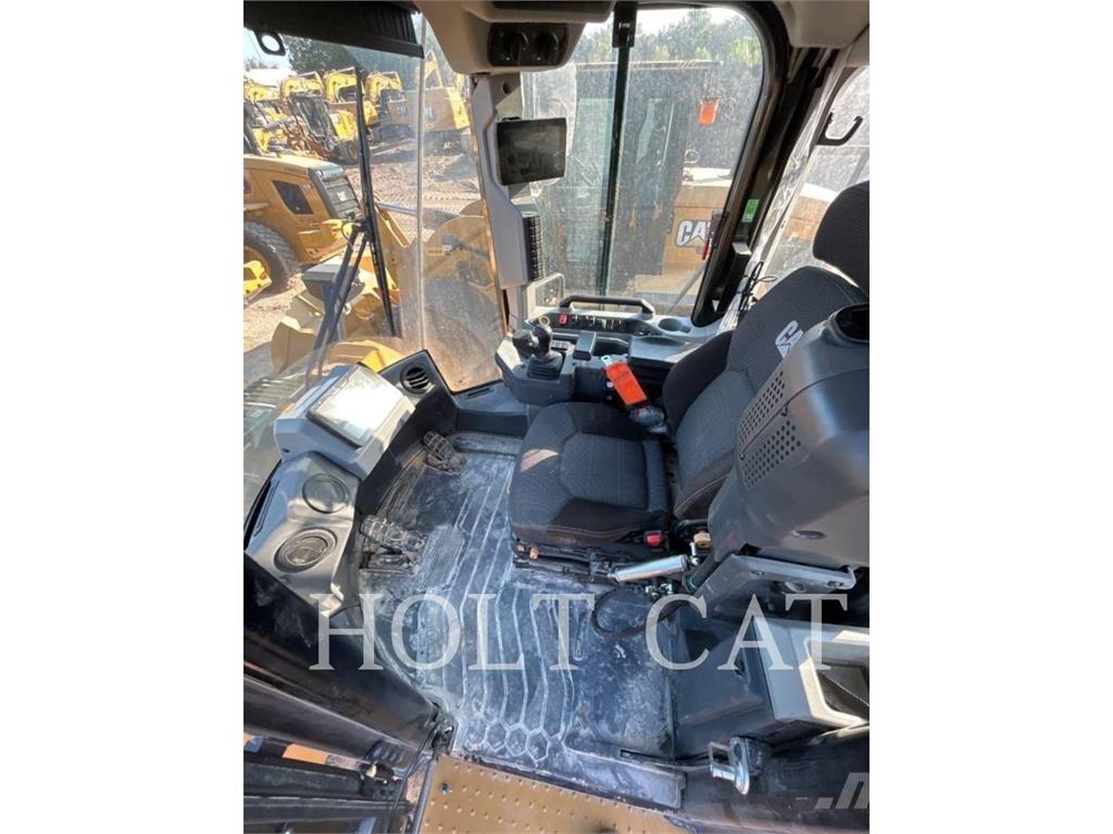 CAT 966 XE Kolové nakladače