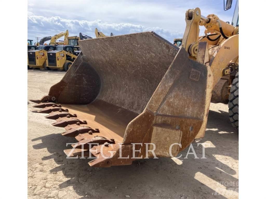 CAT 966G Kolové nakladače