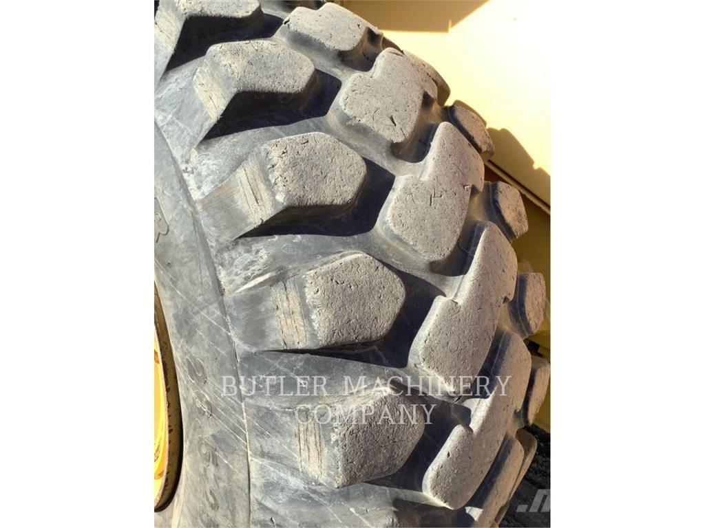 CAT 966G Kolové nakladače