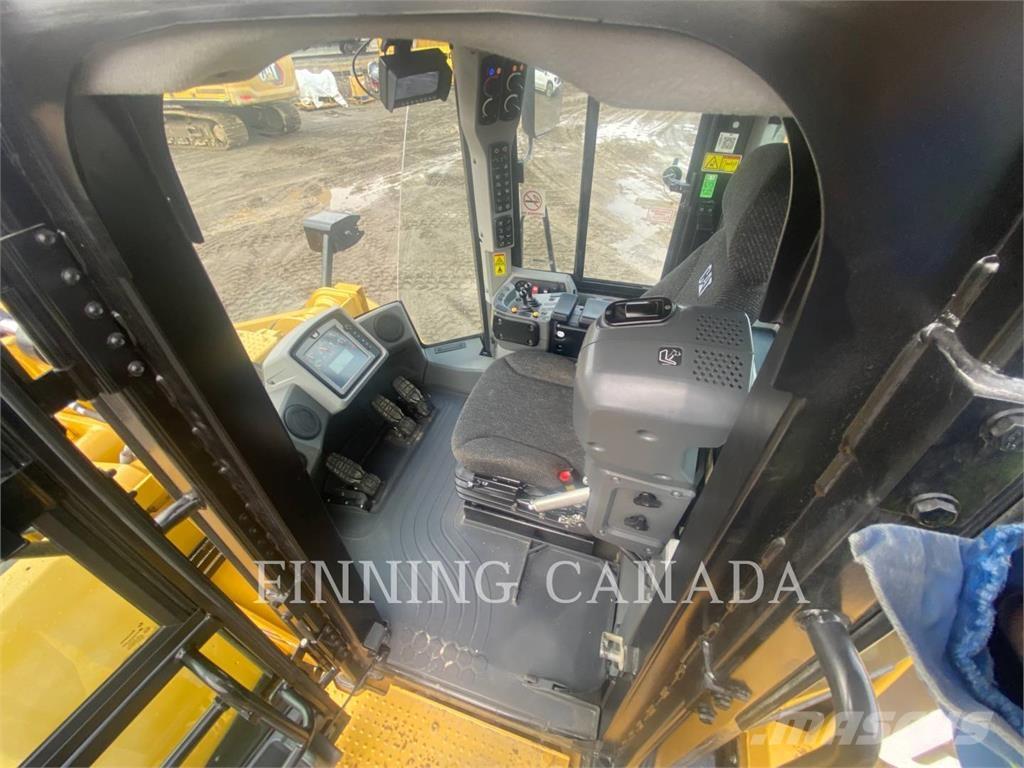 CAT 966K Kolové nakladače