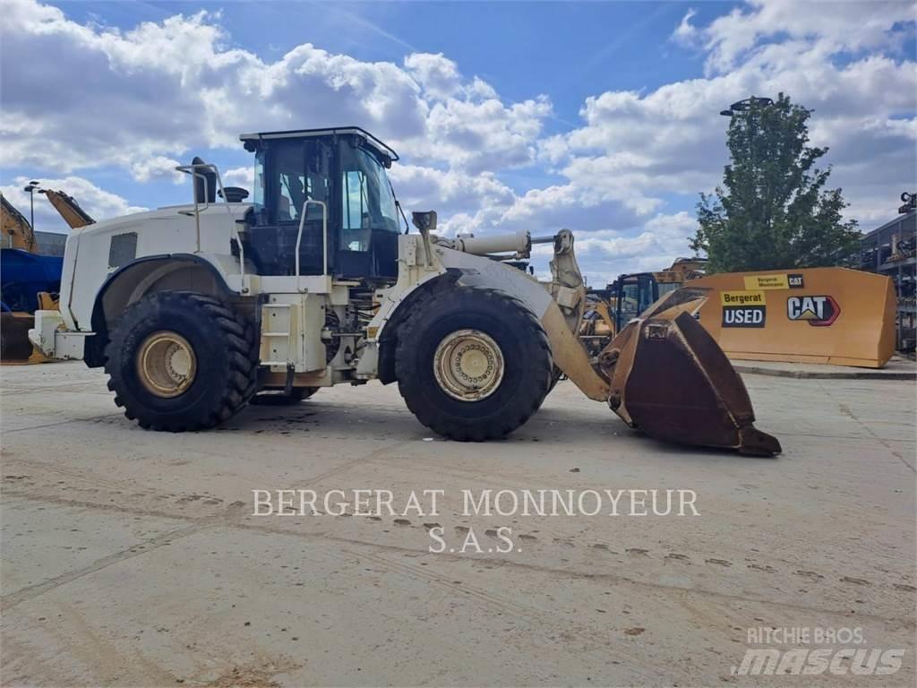 CAT 966M Kolové nakladače