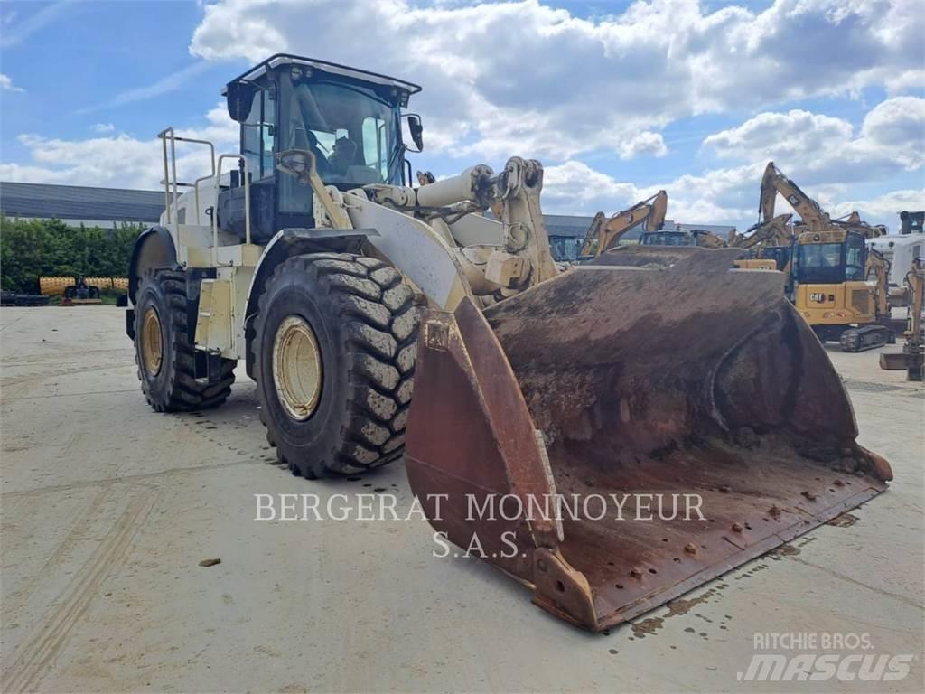 CAT 966M Kolové nakladače