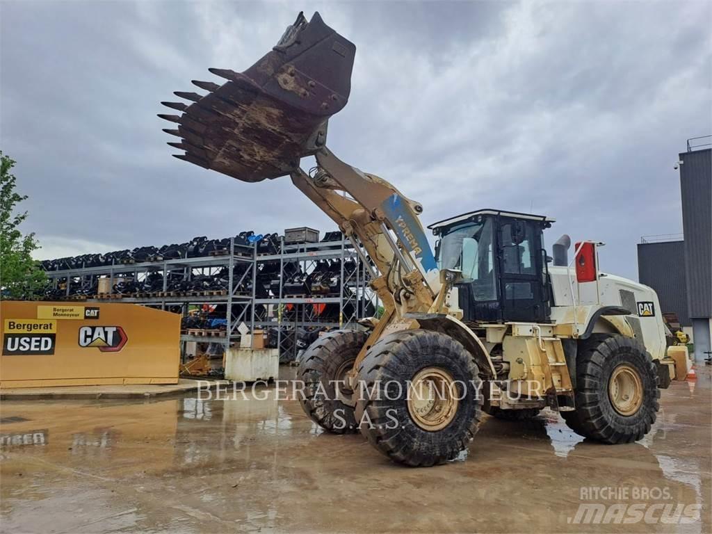 CAT 966M Kolové nakladače