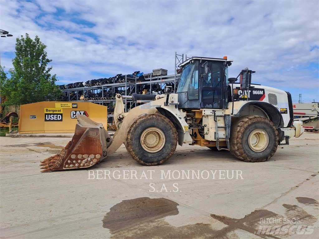 CAT 966M Kolové nakladače