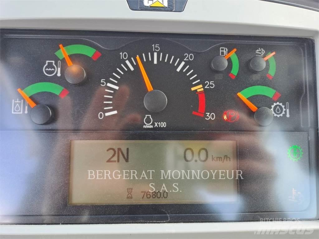 CAT 966M Kolové nakladače