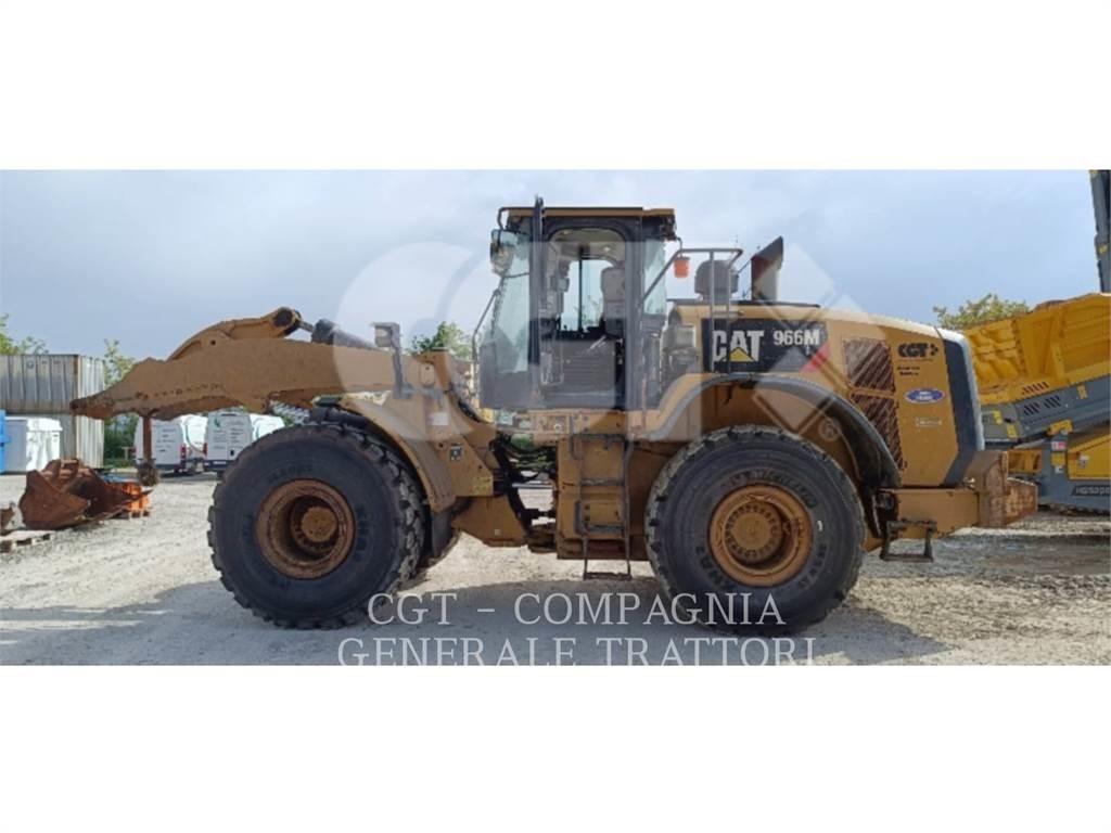 CAT 966M Kolové nakladače
